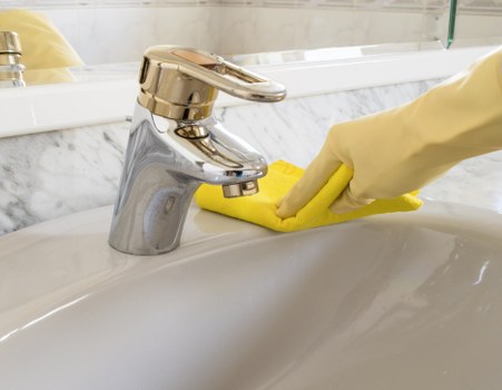 Kennington Carpet Cleaners completing a safe and tidy final inspection